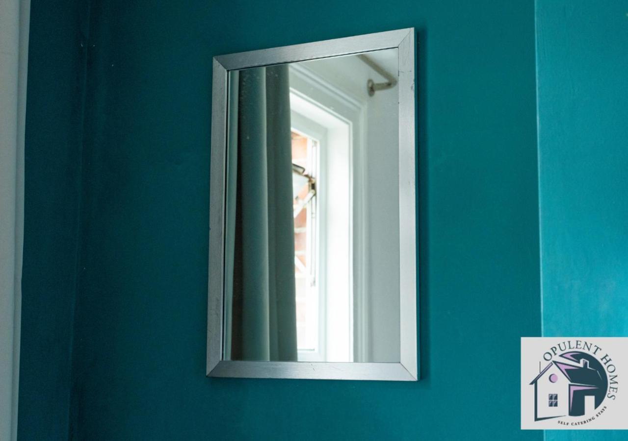 Contractors Pad - 4 Bed Town House - Cent Reading - Free Parkingヴィラ エクステリア 写真