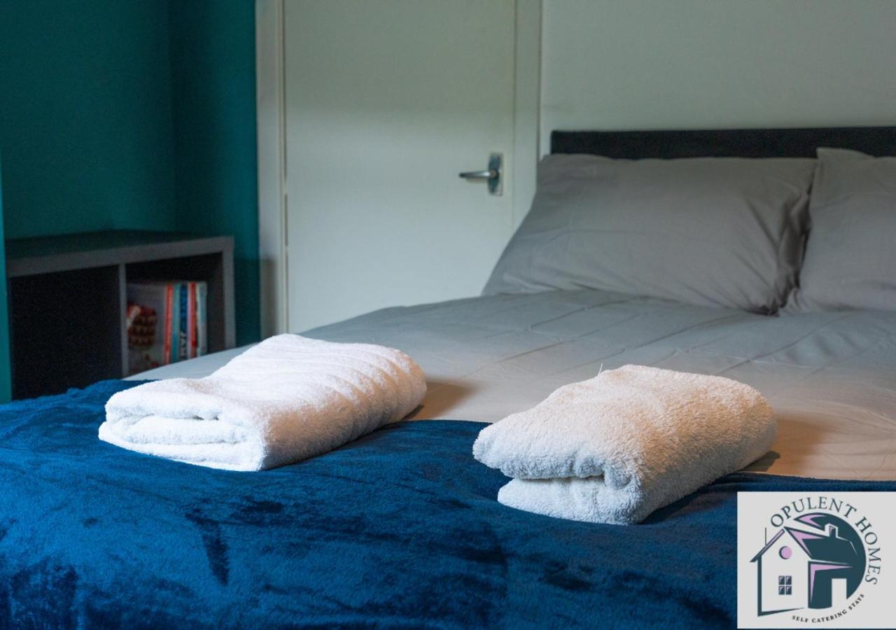Contractors Pad - 4 Bed Town House - Cent Reading - Free Parkingヴィラ エクステリア 写真