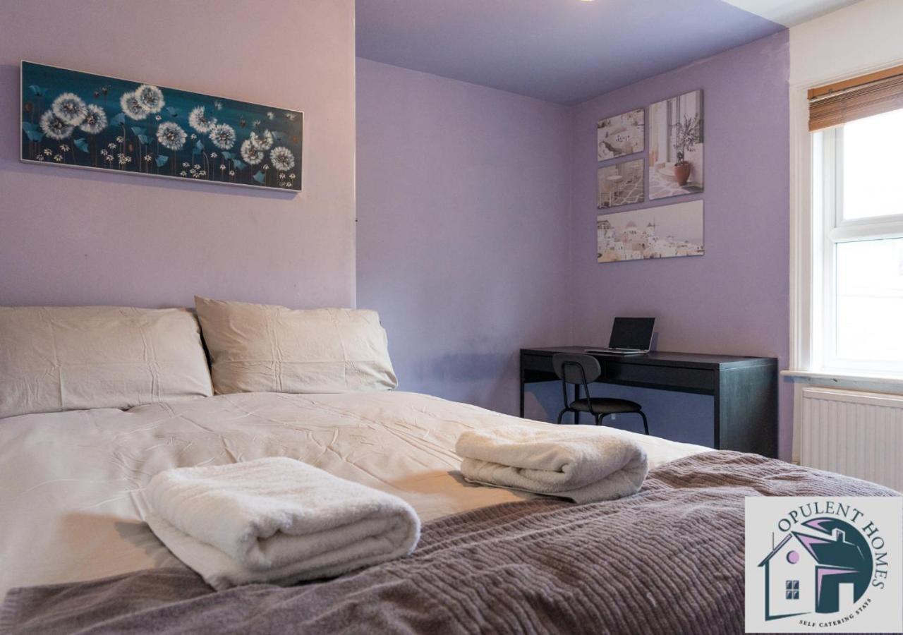 Contractors Pad - 4 Bed Town House - Cent Reading - Free Parkingヴィラ エクステリア 写真