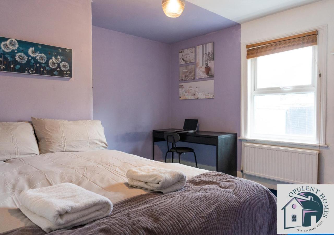 Contractors Pad - 4 Bed Town House - Cent Reading - Free Parkingヴィラ エクステリア 写真