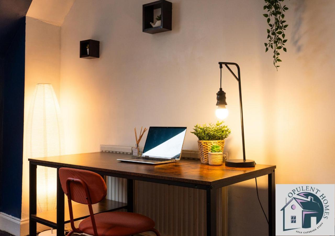 Contractors Pad - 4 Bed Town House - Cent Reading - Free Parkingヴィラ エクステリア 写真