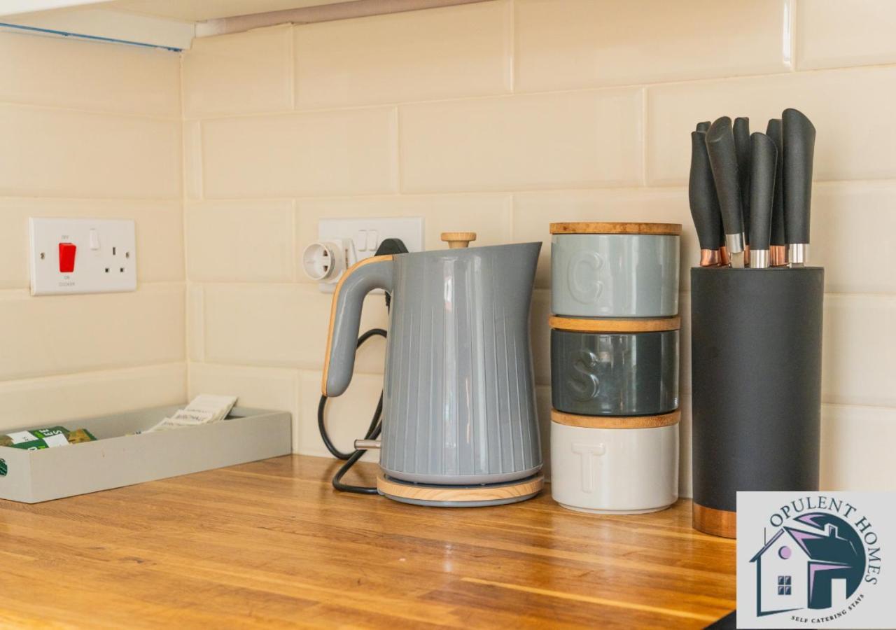 Contractors Pad - 4 Bed Town House - Cent Reading - Free Parkingヴィラ エクステリア 写真