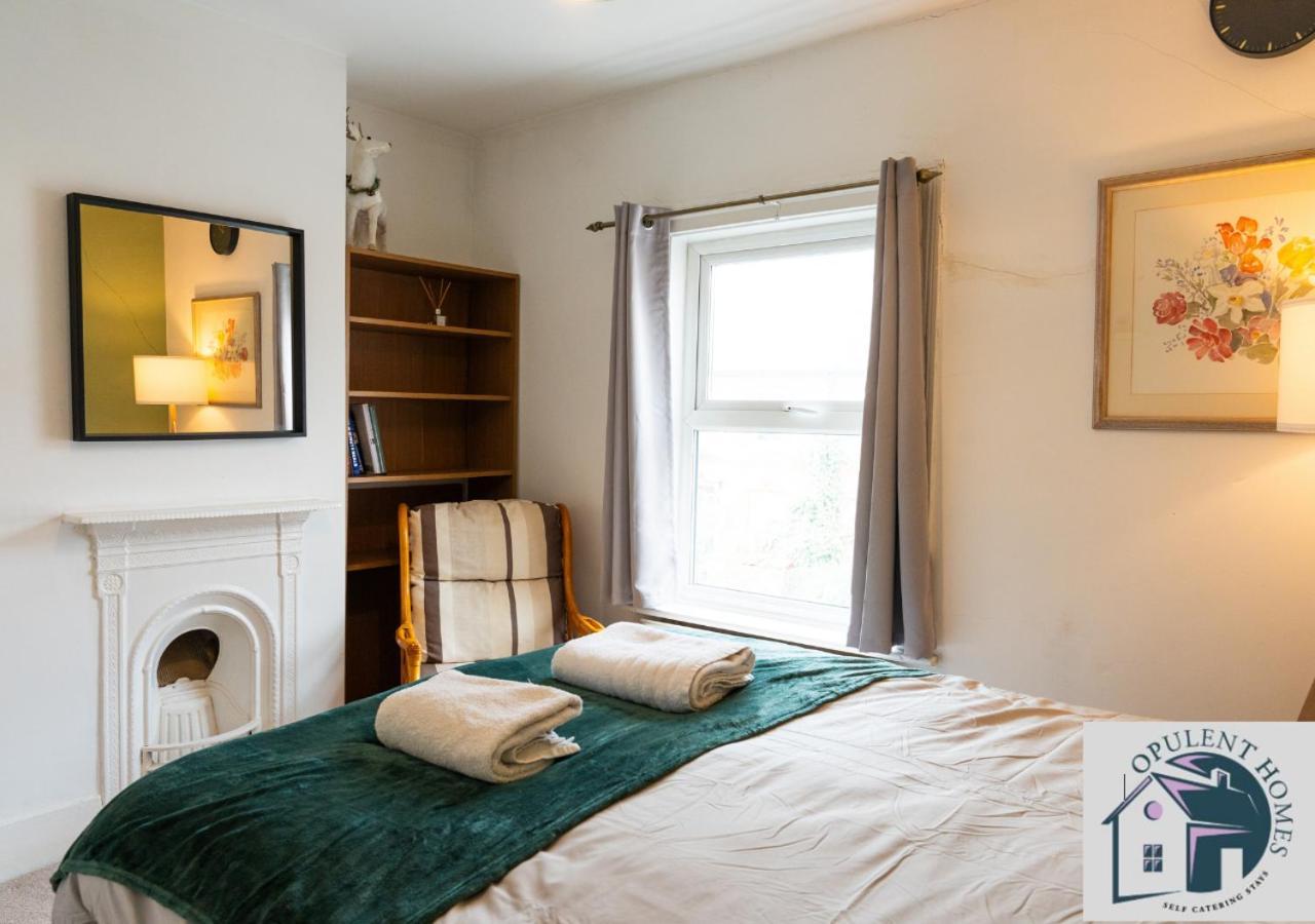 Contractors Pad - 4 Bed Town House - Cent Reading - Free Parkingヴィラ エクステリア 写真