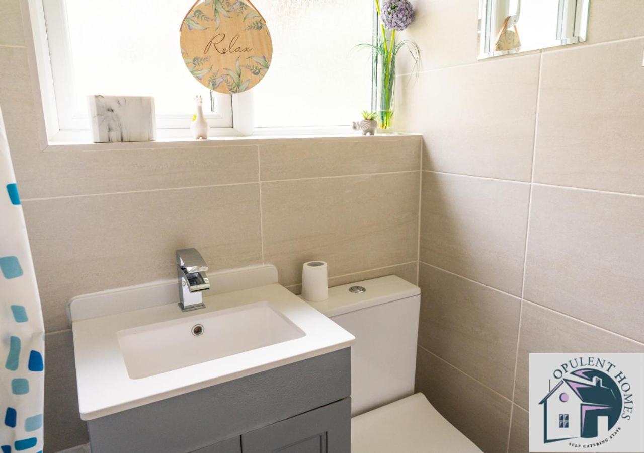 Contractors Pad - 4 Bed Town House - Cent Reading - Free Parkingヴィラ エクステリア 写真