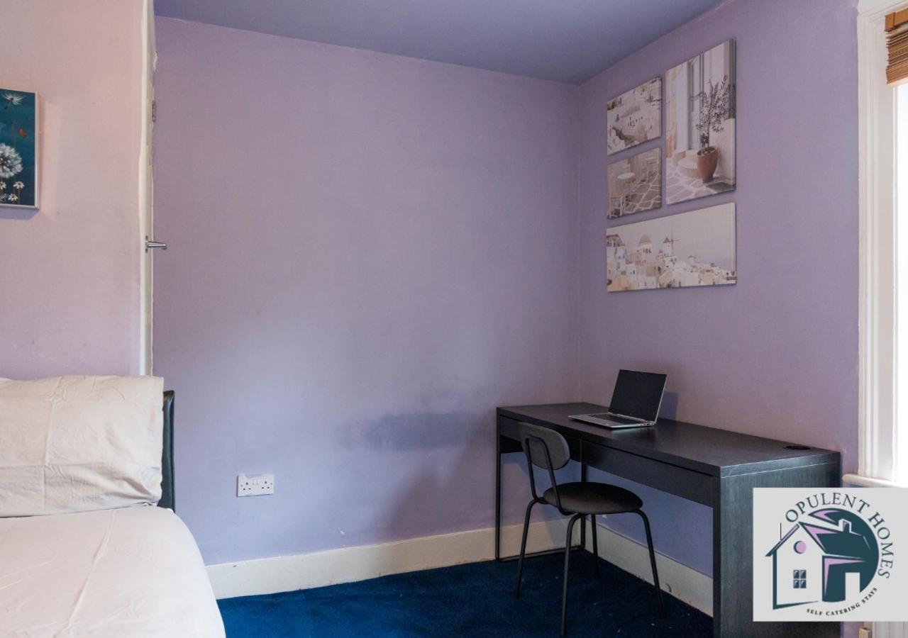Contractors Pad - 4 Bed Town House - Cent Reading - Free Parkingヴィラ エクステリア 写真