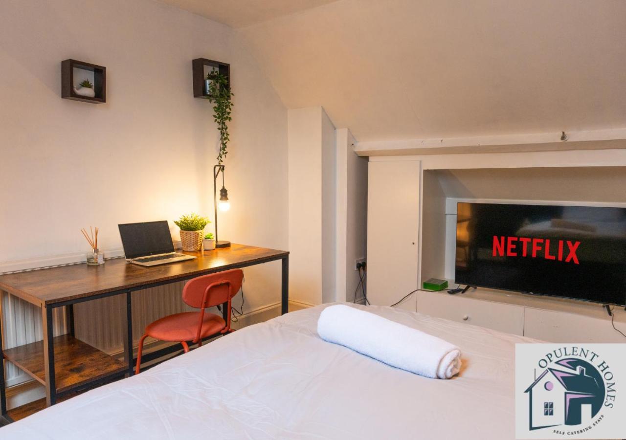 Contractors Pad - 4 Bed Town House - Cent Reading - Free Parkingヴィラ エクステリア 写真